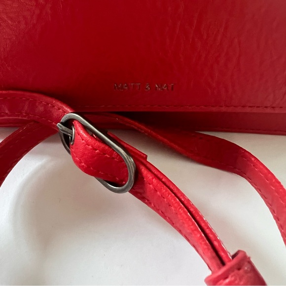 EUC Matt & Nat Crossbody Red ❤️ Purse Bag Cardholder - Picture 4 of 10